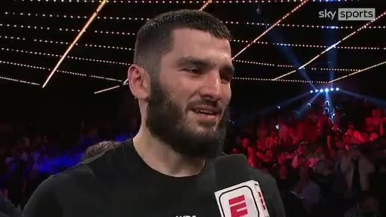 Artur Beterbiev detiene a Joe Smith Jr en dos asaltos para ganar la pelea de unificación mundial de peso semipesado | Noticias de boxeo 2 imagen de vista previa