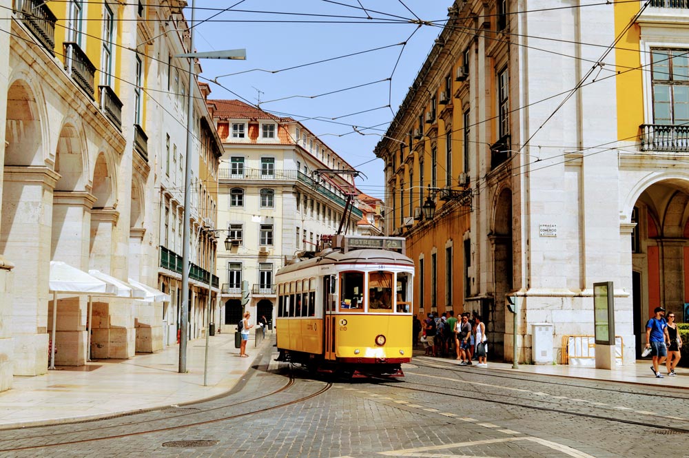 Dos ciudades españolas entre las 10 escapadas urbanas europeas más populares de 2022 10 Lisboa. Foto: Aayush Gupta vía Unsplash.