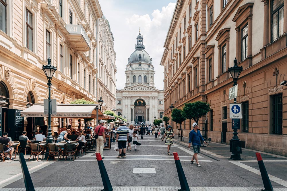 Dos ciudades españolas entre las 10 escapadas urbanas europeas más populares de 2022 5 budapest Foto: Ljubomir Žarković vía Unsplash.