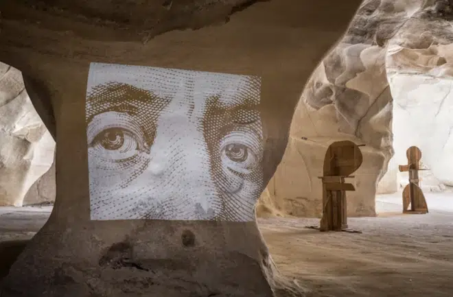 Antigua gruta proyecta las formas humanas de Ivo Bisignano 1 Antigua gruta proyecta las formas humanas de Ivo Bisignano