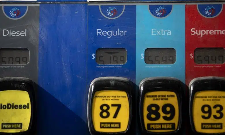 Cómo se comparan los precios de la gasolina en Illinois con otros estados