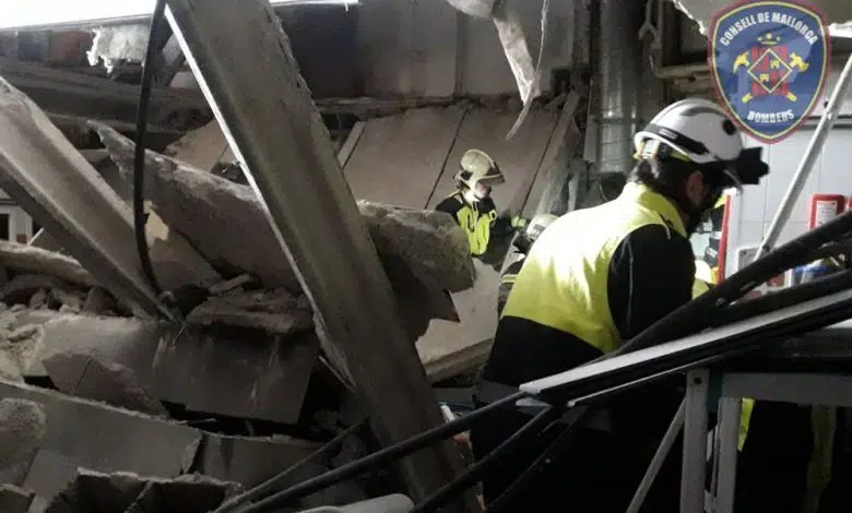 Dos heridos graves en derrumbe de hotel en Mallorca 1 Dos heridos graves en derrumbe de hotel en Mallorca