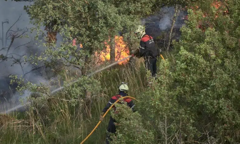 Evacuaciones por los incendios forestales en el norte de España 1 Evacuaciones por los incendios forestales en el norte de España