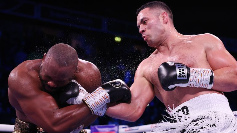 Oleksandr Usyk trae a Martin Bakole mientras el combate se intensifica para la revancha de Anthony Joshua | Noticias del boxeo 3 Joseph Parker vs Derek Chisora, pelea por el título de peso pesado intercontinental de la OMB, Manchester. 18 de diciembre de 2021. Imagen vía Mark Robinson Matchroom Boxing.