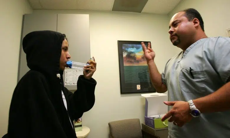 La EPA planea controlar la contaminación de los camiones para aliviar el asma, pero es posible que no llegue lo suficientemente lejos 1 La EPA planea controlar la contaminación de los camiones para aliviar el asma, pero es posible que no llegue lo suficientemente lejos