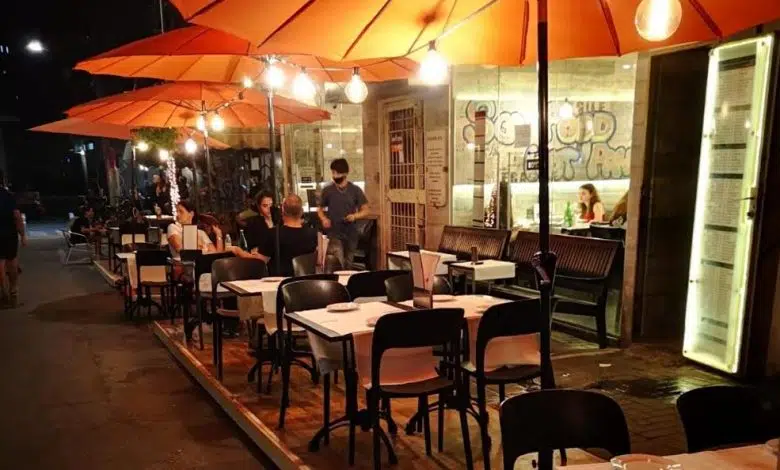 Tel Aviv hace aceras para respirar amigables con Covid 1 Tel Aviv covid sidewalk