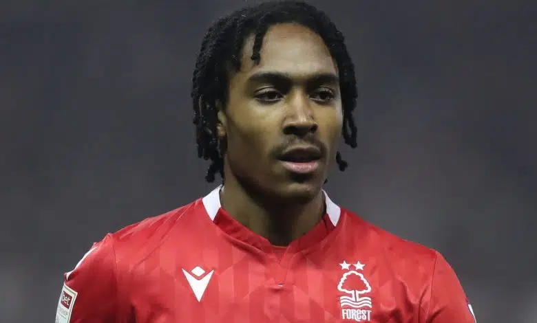 Djed Spence: Tottenham y Middlesbrough se mantienen separados en la valoración del defensor después de las conversaciones iniciales | Noticias de futbol 1 Nottingham Forest's Djed Spence during the Sky Bet Championship match at the City Ground, Nottingham. Picture date: Saturday December 18, 2021.