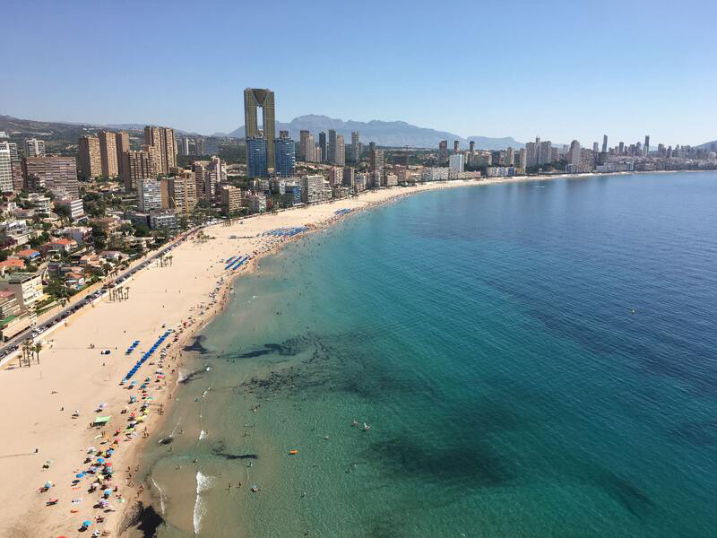 Las ciudades más británicas de España 2 Una vista general de Benidorm. Foto: Unsplash.