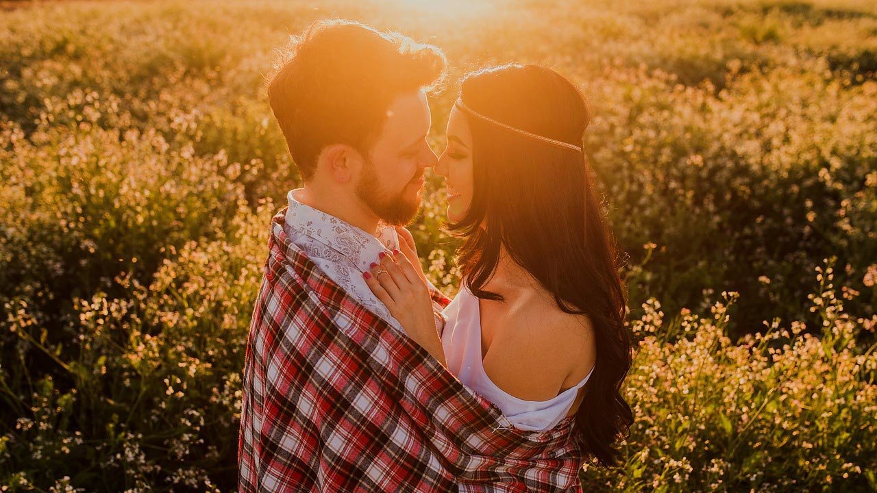 Los 5 mejores sitios de citas gratis para encontrar el amor en España 2 Amor-pareja-sexo-afecto-naturaleza