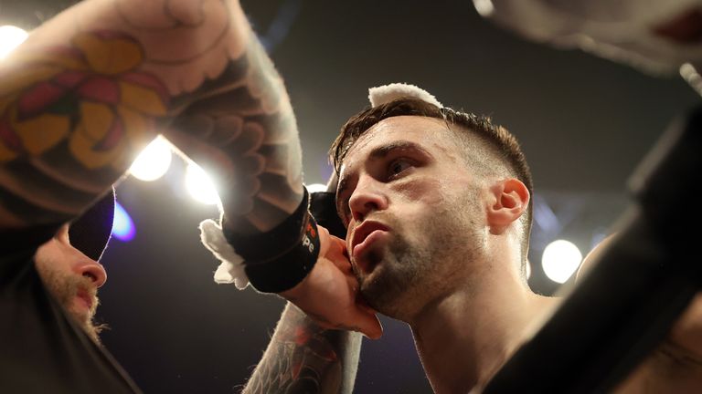 Josh Taylor deja el título supergallo del CMB 2 Josh Taylor antes de la pelea contra Jack Cartroll