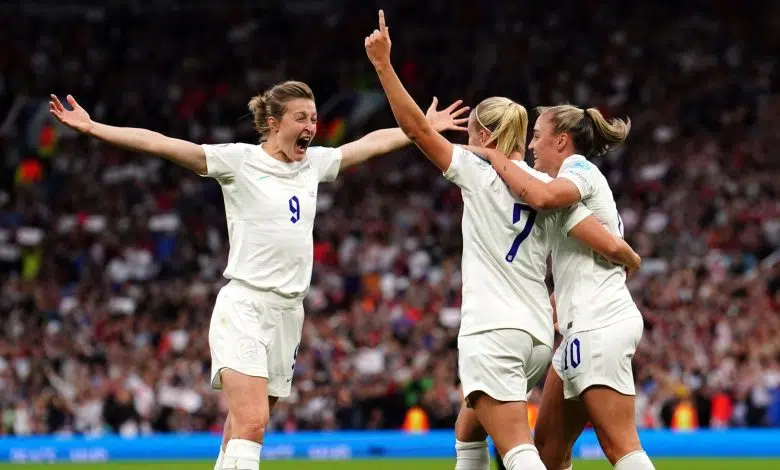 Inglaterra Femenina: Salina Wegman elogia la atmósfera de Old Trafford como 'increíble' pero dice que el equipo anota mejor | Noticias de futbol 1 Inglaterra Femenina: Salina Wegman elogia la atmósfera de Old Trafford como 'increíble' pero dice que el equipo anota mejor | Noticias de futbol