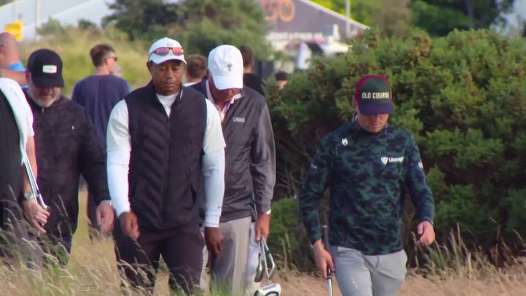 Tiger Woods fue visto practicando en St Andrews antes del Abierto.