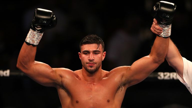 Jake Paul confirma la cancelación de Tommy Fury vs Hasim Rahman Jr. para reemplazar al contendiente británico | Noticias del boxeo 2 Boxeo - Centro Internacional de Telford Tommy Fury celebra la victoria sobre Jordan Grant en un combate de peso semipesado en un combate de boxeo en el Centro Internacional de Telford en Telford. Imagen Fecha: sábado, 5 de junio de 2021.