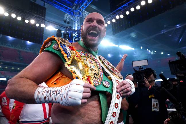 El promotor de Tyson Fury, Bob Arum, confirma que el 'Rey Gitano' se retirará 2 Fury aún no ha renunciado a su cinturón WBC (Imagen: PA)