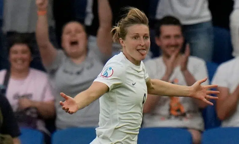 Puntos de conversación de Inglaterra: no dude de las credenciales de Alan White, Noruega sufre una pesadilla defensiva en la Eurocopa femenina | Noticias de futbol 1 England's Ellen White celebrates after scoring her side's third goal