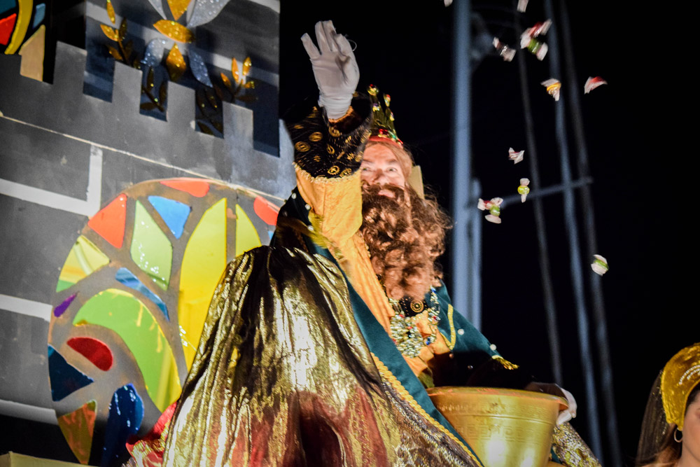 Conoce a los tres reyes magos que llevaron regalos a todos los niños de España 2 La Cabalgata de los Reyes Magos en s'Arenal, en la ciudad de Llucmajor (Mallorca). Foto: Pablo Moriglia.