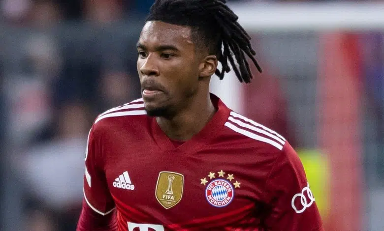 Omar Richards: Nottingham Forrest transferido por completo al lateral izquierdo del Bayern de Múnich | DayDayNews 1 02 November 2021, Bavaria, Munich: Football: Champions League, Bayern Munich - Benfica Lisbon, Group Stage, Group E, Matchday 4 at Allianz Arena. Omar Richards of Munich plays the ball. Photo by: Sven Hoppe/picture-alliance/dpa/AP Images