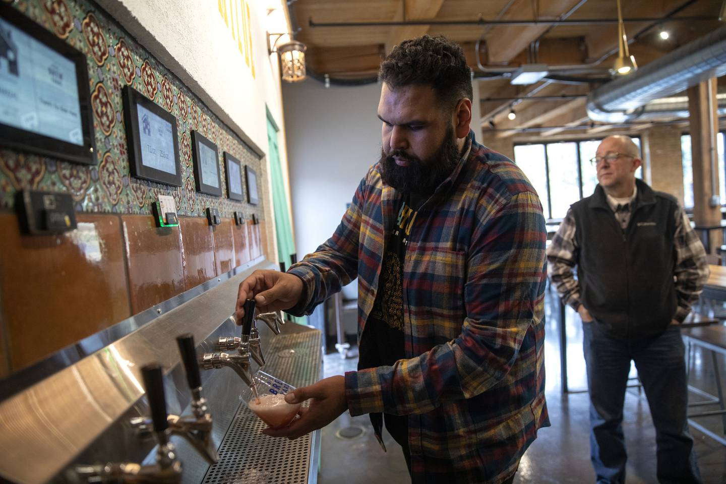 El hipopótamo retorcido regresa después de que el incendio en District Brew Yards se agregue al lugar de Wheeling 4 1658518428 349 El hipopotamo retorcido regresa despues de que el incendio en