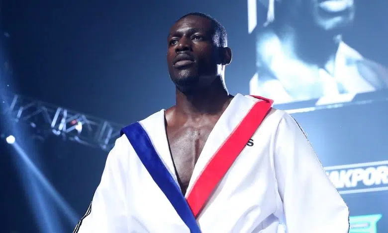 Richard Riakporhe llama a Lawrence O'Coli para la pelea por el título mundial de peso pluma de Londres en Selhurst Park 1 Richard Riakporhe llama a Lawrence O'Coli para la pelea por el título mundial de peso pluma de Londres en Selhurst Park