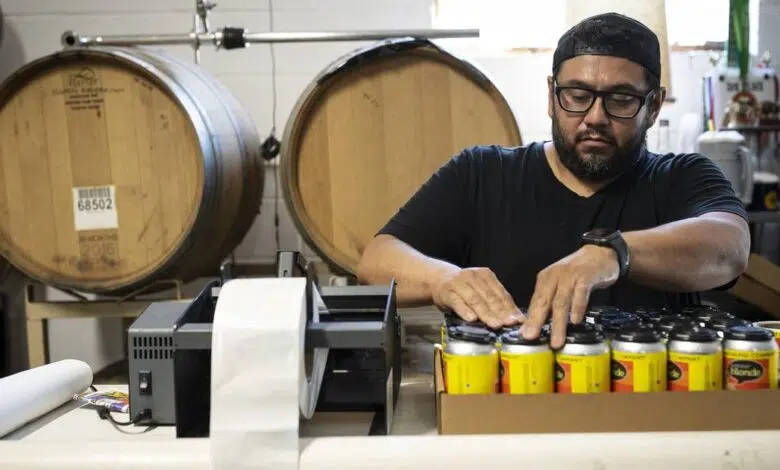 Lake Effect Brewing trincheras estación de bomberos para Logan Square 1 Lake Effect Brewing trincheras estación de bomberos para Logan Square