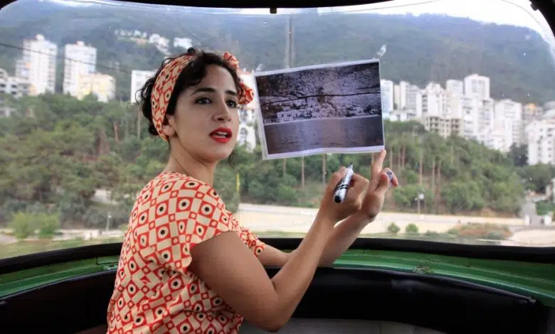 5 señales de que es hora de encontrar un nuevo contador 1 woman showing how to make a craft business