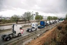 Camioneros españoles protestan contra el cierre de la planta de Volkswagen