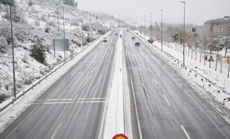 Consejos de las autoridades españolas de transporte sobre la conducción sobre hielo y nieve 1 Consejos de las autoridades españolas de transporte sobre la conducción sobre hielo y nieve