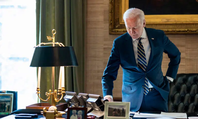 Debemos evitar una tercera guerra mundial. 1 Debemos evitar una tercera guerra mundial.