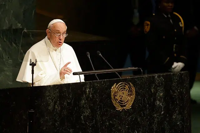 El Papa dice que la ciencia puede resolver "graves problemas que aquejan a la humanidad" 1 El Papa dice que la ciencia puede resolver "graves problemas que aquejan a la humanidad"