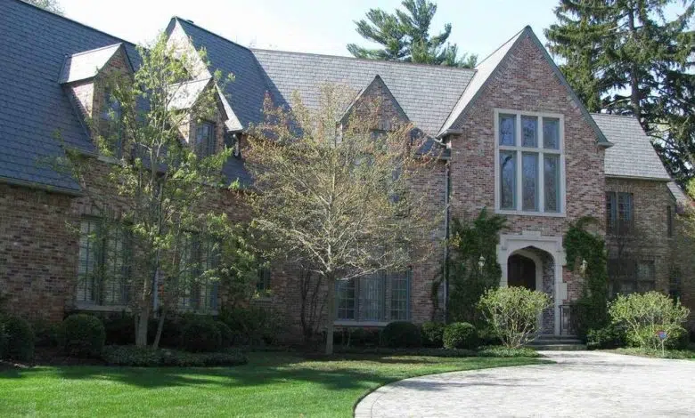 El astronauta retirado Jim Lovell pone a la venta su casa en Lake Forest por $3 millones 1 El astronauta retirado Jim Lovell pone a la venta su casa en Lake Forest por $3 millones