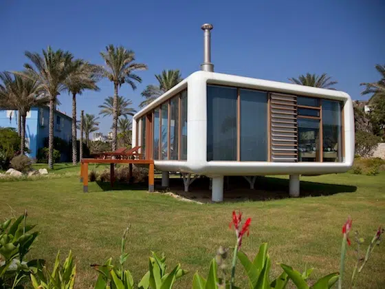 El elegante LoftCube prefabricado de Líbano es el mejor hogar para los nómadas 1 Prefab, minimalist, green design, green building, nomad, carbon footprint, Werner Aisslinger, Lebanon, Beirut, Mediterranean, modular construction