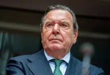 El excanciller alemán Schröder pierde privilegios por lazos con Rusia