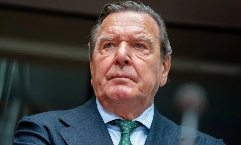 El excanciller alemán Schröder pierde privilegios por lazos con Rusia 1 El excanciller alemán Schröder pierde privilegios por lazos con Rusia