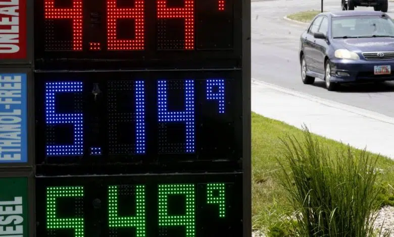 El precio promedio de la gasolina en EE. UU. cae 19 centavos a $ 4.86 por galón - Chicago Tribune 1 El precio promedio de la gasolina en EE. UU. cae 19 centavos a $ 4.86 por galón - Chicago Tribune