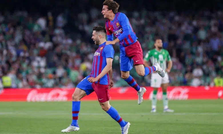 El truco de Alba en el descuento sella el puesto del Barça en la Champions 1 El truco de Alba en el descuento sella el puesto del Barça en la Champions