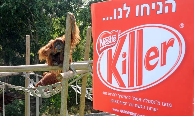 Greenpeace Mediterráneo pide a Nestlé Ossem que dé un respiro a los orangutanes y la selva tropical 1 kit kat greenpeace nestle