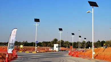 La bombilla se enciende en el planificador de los EAU 9 solar LED lights abu dhabi