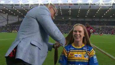 La estrella de Leeds Rhinos se corta el cabello para la caridad | Video de DayDayNews | Ver programas de televisión 17 Sky Sports