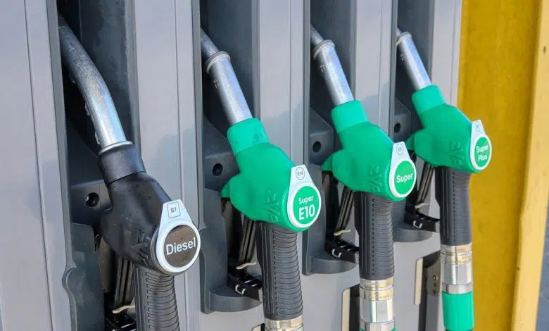 Las gasolineras subirán los precios antes de que entren en vigor los descuentos del Gobierno 1 Las gasolineras subirán los precios antes de que entren en vigor los descuentos del Gobierno
