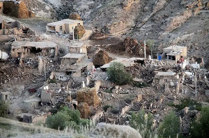 Los edificios de tierra en Irán son la principal causa de víctimas del terremoto 1 earthquakes, earth building, Iran, architecture, AFP