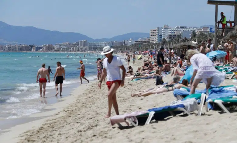 Los turistas internacionales gastan 5.900 millones de euros en España en agosto 1 Los turistas internacionales gastan 5.900 millones de euros en España en agosto