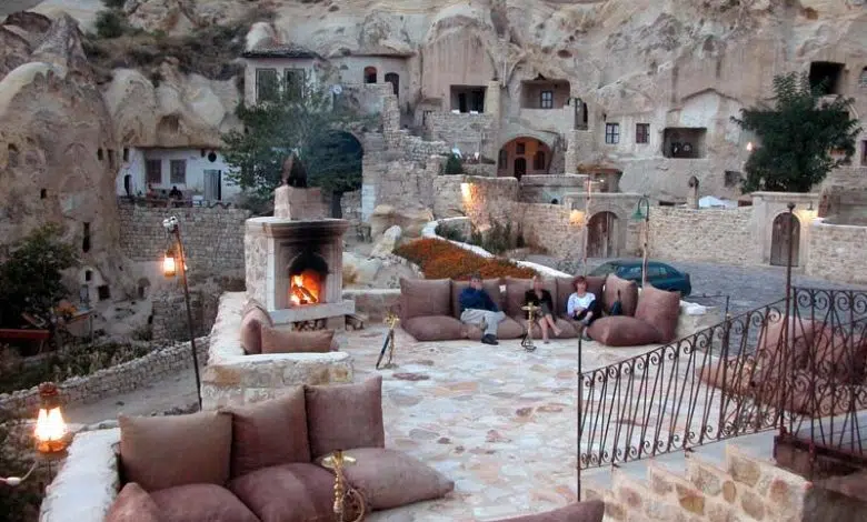 Manténgase fresco en el hotel subterráneo de 5 estrellas Yunak Evleri en Turquía 1 cave-hotel-turkey