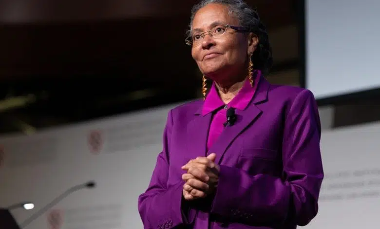 Por qué el racismo, no la raza, es un factor de riesgo de muerte por COVID-19 1 Por qué el racismo, no la raza, es un factor de riesgo de muerte por COVID-19