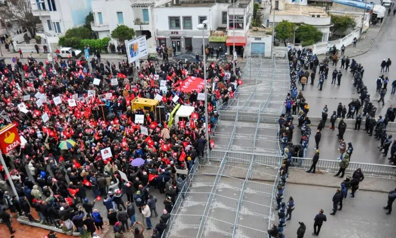 Protestas masivas contra el presidente en Túnez mientras continúa la crisis 1 Protestas masivas contra el presidente en Túnez mientras continúa la crisis