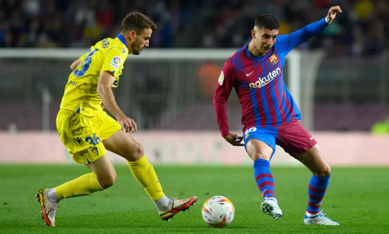 Las esperanzas de título del Barcelona golpean con la impresionante victoria de Cádiz sobre el equipo de Xavi 1 Las esperanzas de título del Barcelona golpean con la impresionante victoria de Cádiz sobre el equipo de Xavi