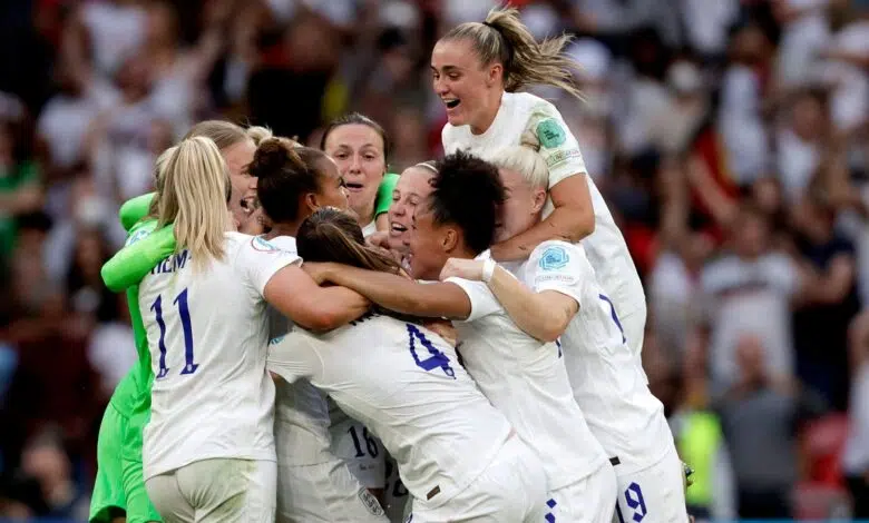 ¿Inspirado en la leona de Inglaterra?Cómo ver la Superliga Femenina en vivo en Sky Sports | Noticias de futbol 1 England were crowned European champions