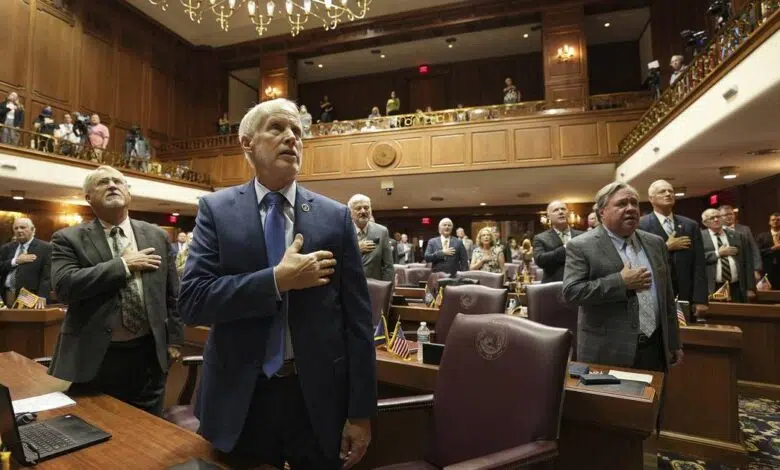 Después de las restricciones al aborto, Illinois lanza alfombras de bienvenida para las empresas de Indiana 1 Después de las restricciones al aborto, Illinois lanza alfombras de bienvenida para las empresas de Indiana