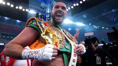 Frank Warren dice que Tyson Fury 'quiere' a Oleksandr Usyk a continuación y planteará 'enormes problemas' en la pelea de unificaciónnoticias de boxeo 11 Tyson Fury celebrates his win at Wembley
