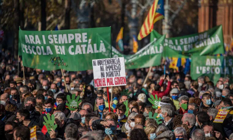 35.000 protestan en colegios de Cataluña contra más españoles 1 35.000 protestan en colegios de Cataluña contra más españoles