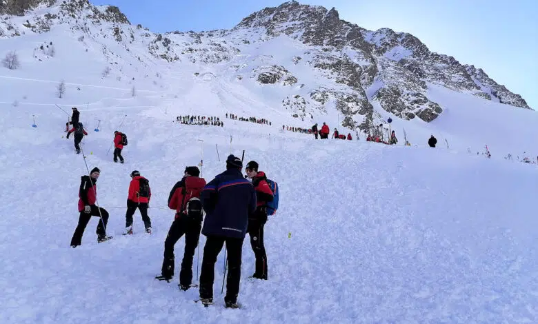 Avalancha austriaca mata a ocho, cuatro de Suecia 1 Avalancha austriaca mata a ocho, cuatro de Suecia